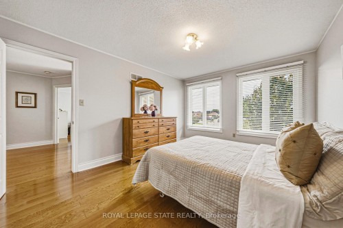 90 Fairington Crescent, Hamilton, ON 