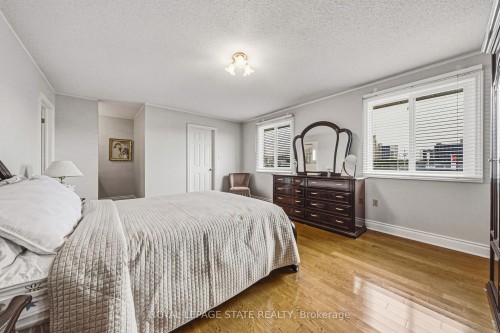 90 Fairington Crescent, Hamilton, ON 