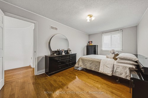 90 Fairington Crescent, Hamilton, ON 