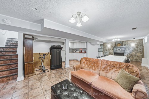 90 Fairington Crescent, Hamilton, ON 