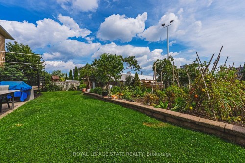 90 Fairington Crescent, Hamilton, ON 