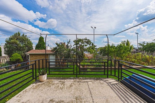 90 Fairington Crescent, Hamilton, ON 