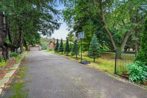 984 Highway 8 Highway , Hamilton, ON L8E 5H9 2
