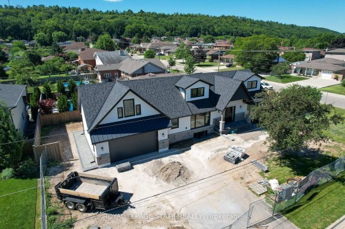 24 Royce Avenue , Hamilton, ON L8G 3B5 3