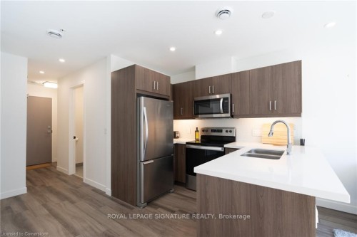 402-455 Charlton Avenue E, Hamilton, ON L8N 0B2 4
