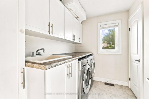 17 Lagoon Avenue, Hamilton, ON 