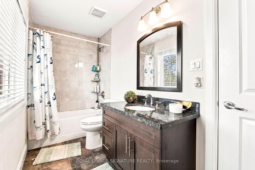 17 Lagoon Avenue, Hamilton, ON 