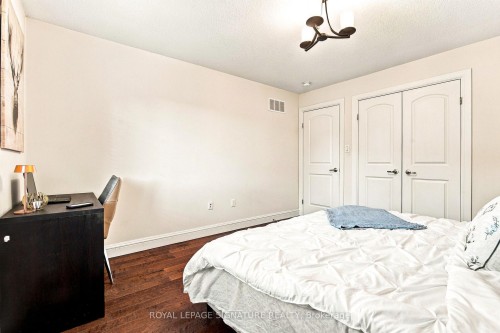 17 Lagoon Avenue, Hamilton, ON 