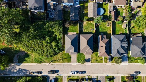 17 Lagoon Avenue, Hamilton, ON 