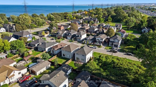 17 Lagoon Avenue, Hamilton, ON 