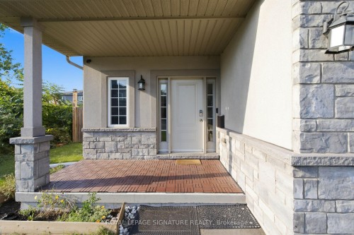17 Lagoon Avenue, Hamilton, ON 