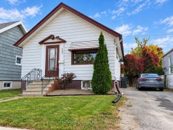362 McKellar Street N Thunder Bay, ON P7C 3Z7