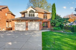 8 Cayley Court  Hamilton, ON L9H 6W5