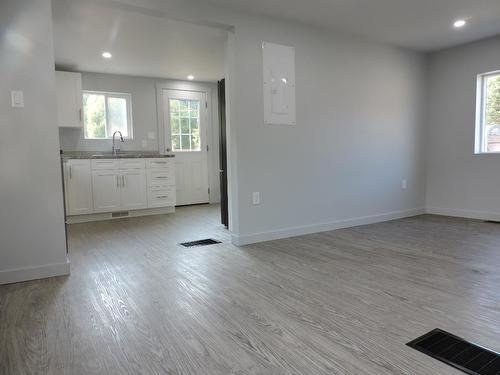 549 Gold Avenue S, Greenwood, BC - Indoor Photo Showing Other Room