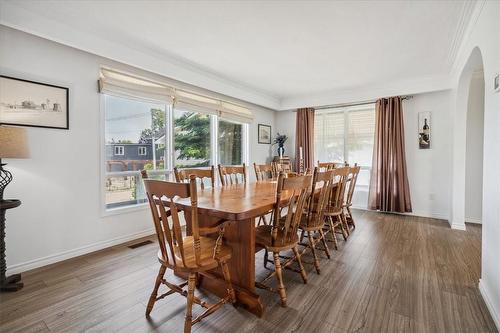 251 Green Mountain Road E, Stoney Creek, ON - Indoor Photo Showing Dining Room