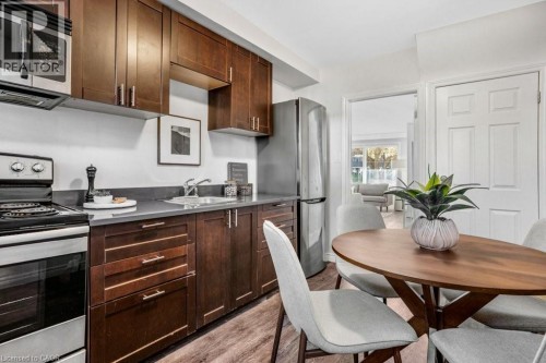 Eat-in Kitchen - 262 Westcourt Place, Waterloo, ON 