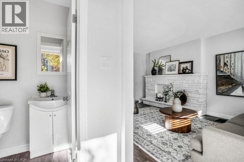 2pc Powder Room - 262 Westcourt Place, Waterloo, ON 