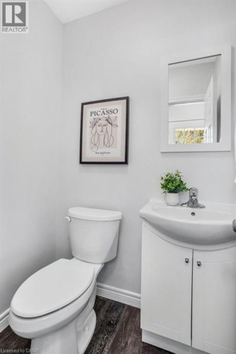 2pc Powder Room - 262 Westcourt Place, Waterloo, ON 
