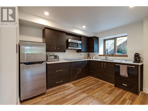7015 Bench Drive, Prince George, BC - Indoor Photo Showing Kitchen