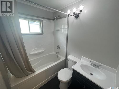 441 1St Avenue Se, Sturgis, SK - Indoor Photo Showing Bathroom