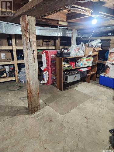 101 Centre Street, Frontier, SK - Indoor Photo Showing Garage