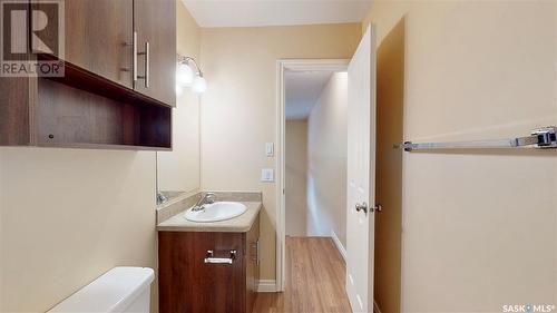32 Nollet Avenue, Regina, SK - Indoor Photo Showing Bathroom