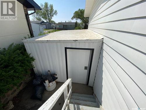 2 Churchill Place, Kindersley, SK - Outdoor With Exterior