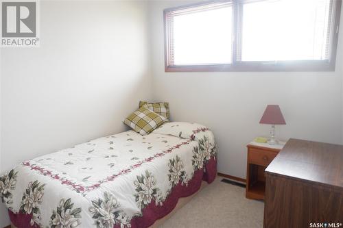 507 6Th Avenue W, Assiniboia, SK - Indoor Photo Showing Bedroom
