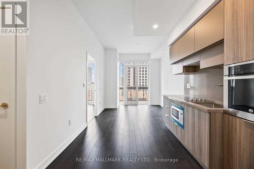 1210 - 39 Roehampton Avenue, Toronto (Mount Pleasant West), ON - Indoor Photo Showing Kitchen