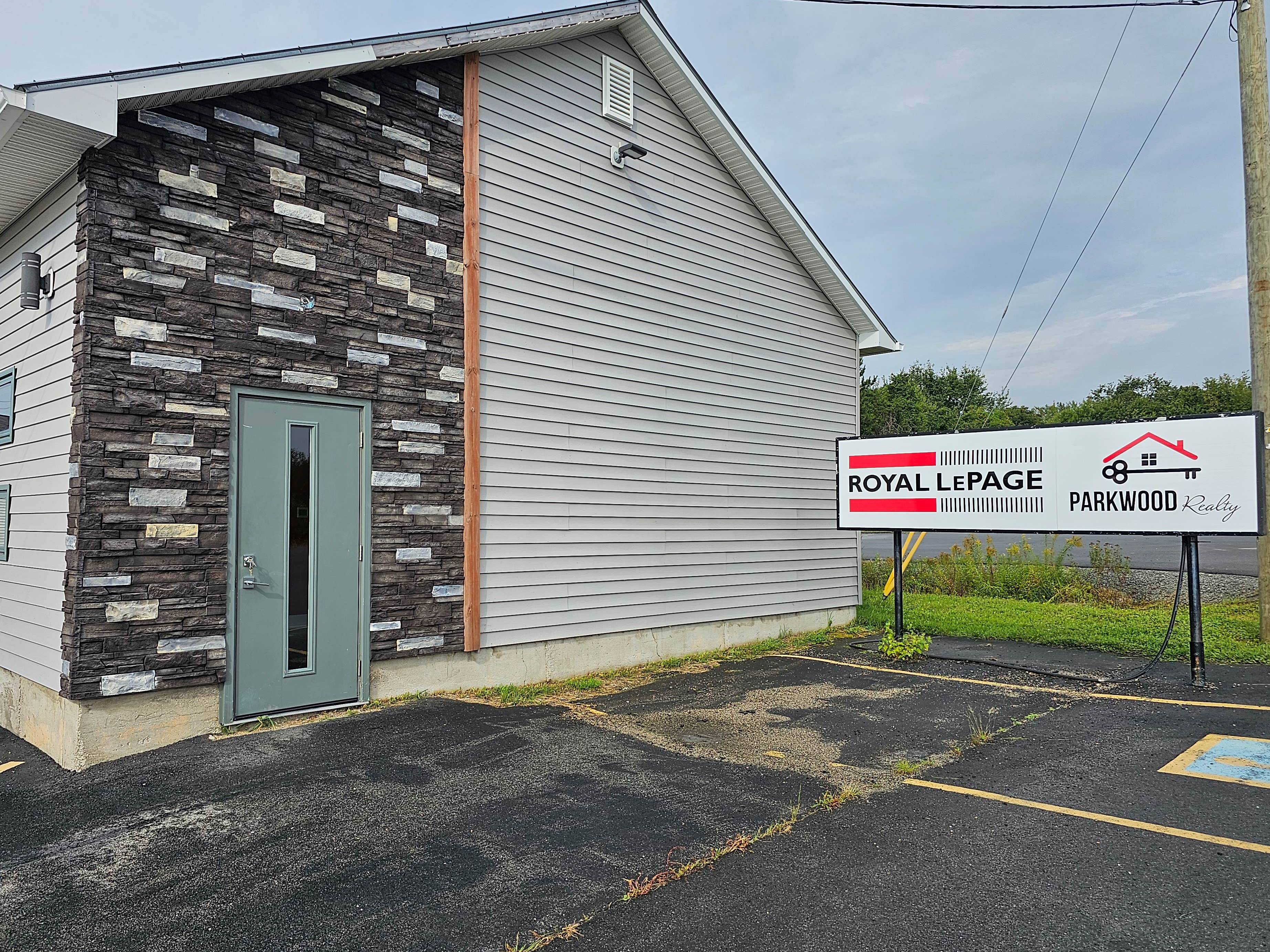 Royal LePage Parkwood Realty - 2313 King George  HWY, Miramichi, NB, E1V 6S3